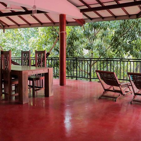 Julia Safari Inn Tissamaharama Exterior foto
